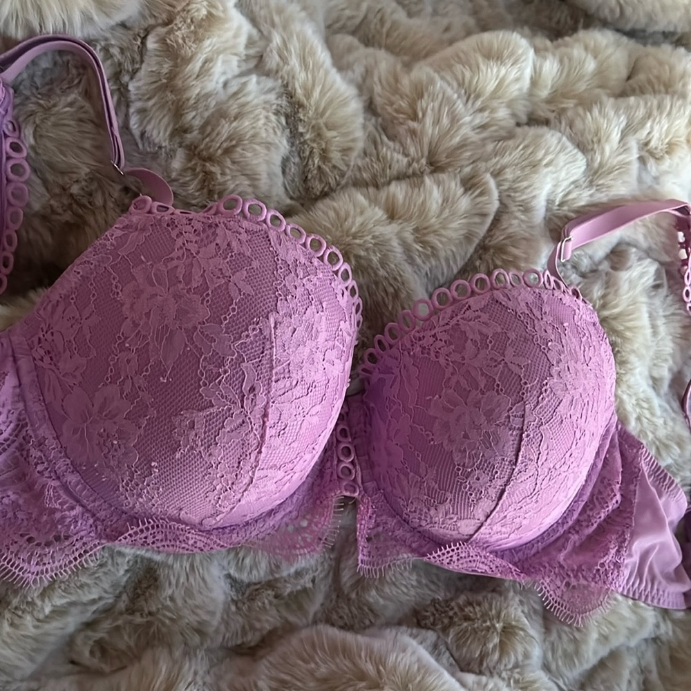 Victoria’s Secret Lilac Lace bra with light padding